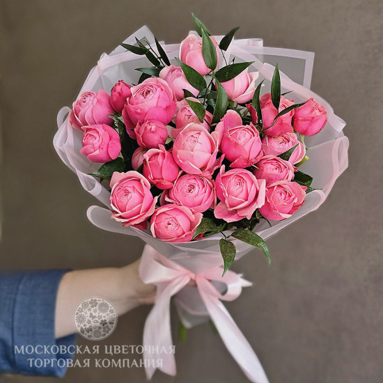Букет пионовидных роз "Стефания"